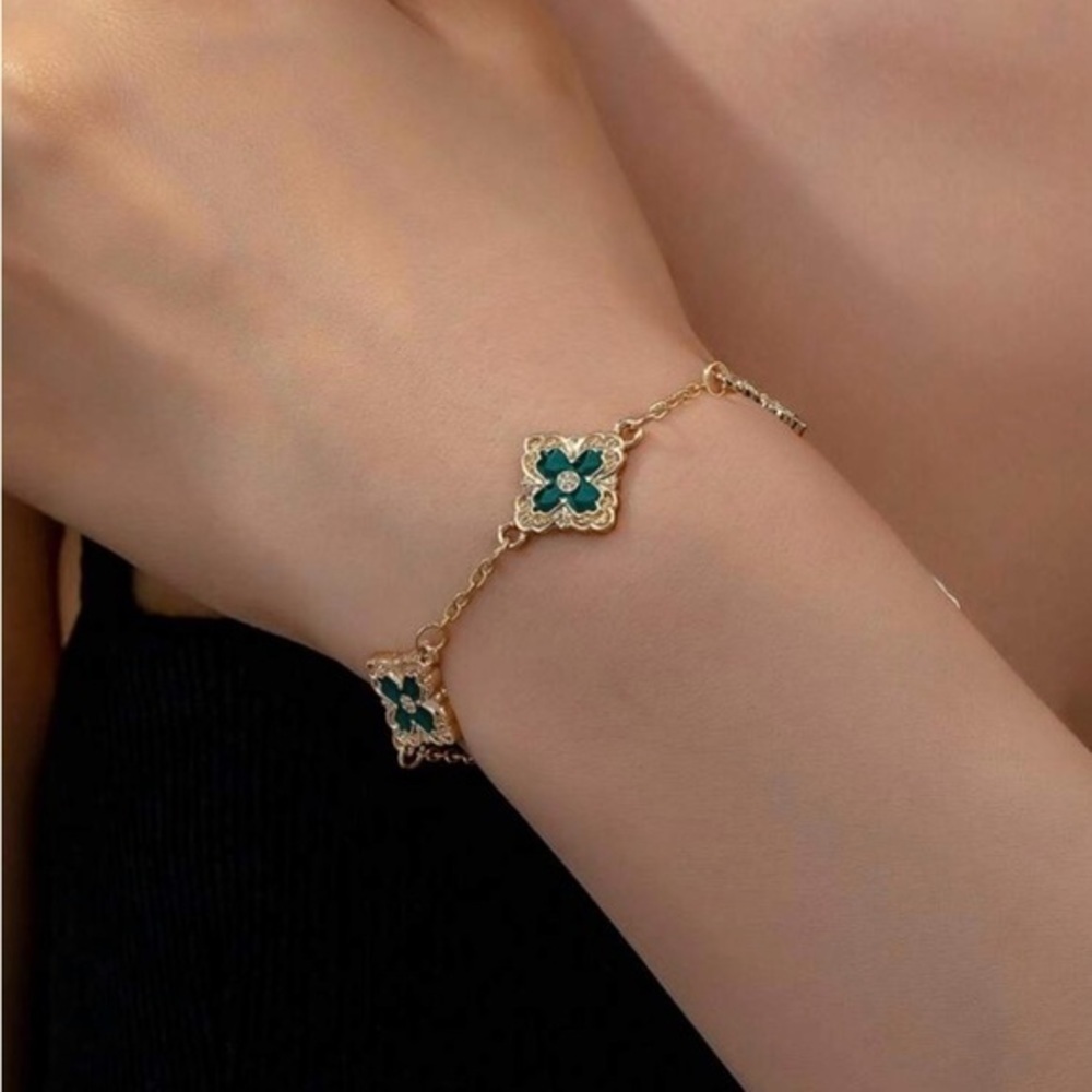 18K Gold Luxury Clover Bracelet - Green